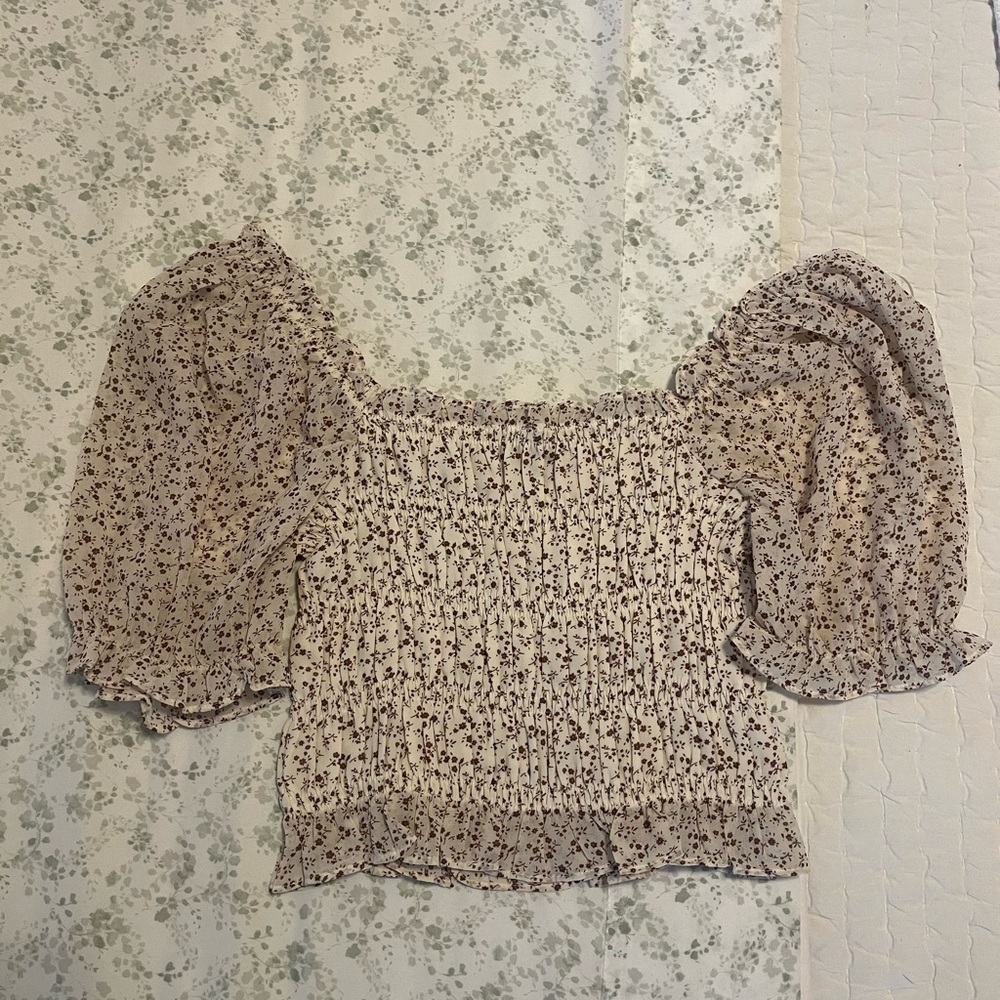 Balloon sleeve top